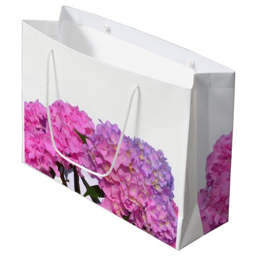 Elegante, rosa, lila Blumendörfchen Hydrangeas Große Geschenktüte (Vorderseite Schrägansicht)