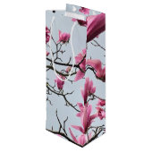 Elegante rosa Magnolia Blüten Friedlich Hanami Geschenktüte Für Weinflaschen (Rückseite Schrägansicht)