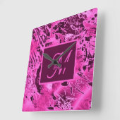 Elegante rosa Marmormor fett formatierte Monogramm Quadratische Wanduhr (Winkel)