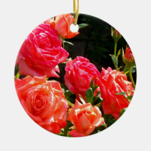 Elegante, rosa, orangefarbene Rose Keramikornament