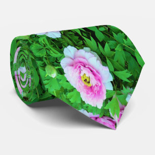 Elegante rosa Pfingstrosenblüten mit gelbem Zentru Krawatte