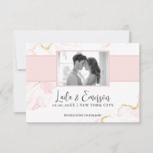 Elegante, rosa und goldfarbene Marmorkarte Save th The Date