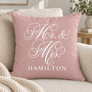 Elegante rosafarbene Mr-und-Mrs-Script-Hochzeit Kissen