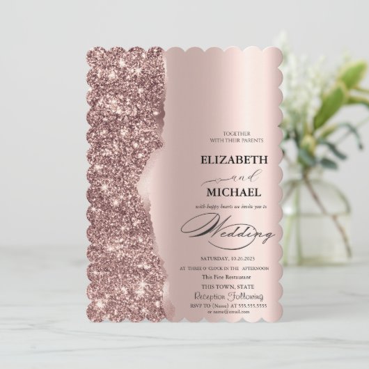 Elegante Rose Gold Glitzer Script Hochzeit Einladung (Stehend Vorderseite)