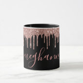Elegante Rose Gold Glitzer Tropfen Monogram Script Tasse (Zentrum)