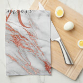 Elegante Rose Gold Kupfer Weißes Marmor Monogramm Geschirrtuch (Viertel Falte)