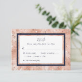 Elegante Rose Gold Navy Blue Script Hochzeit RSVP Karte (Stehend Vorderseite)
