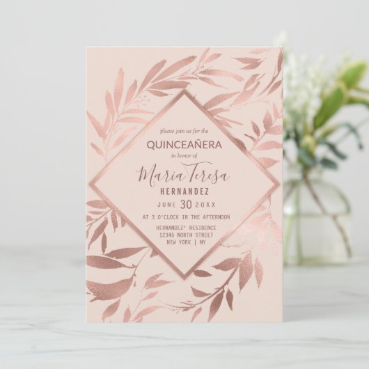 Elegante Rose Gold Rosa Blumengestein Blätter Quin Einladung (Stehend Vorderseite)