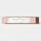 Elegante Rose Gold Weiße Marmorvorlage Moderne Schreibtischnamensplakette (Vorderseite )