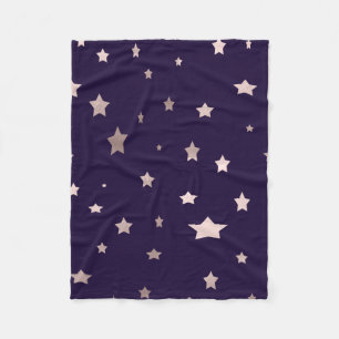 elegante Rose mit goldenen Sternen auf lila Hinter Fleecedecke