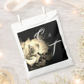 Elegante Rose Mit Monogramm Geschenktütchen (Ausgeschnitten)
