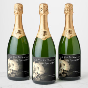 Elegante Rose Mit Monogramm Wasserflaschen-Etikett Schaumweinetikett