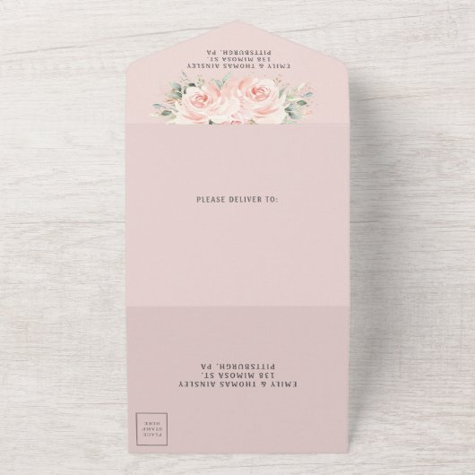 Elegante Rose mit sanften Blüten All In One Einladung (Außenbereich)