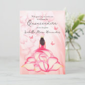 Elegante Rose Petals Rosa Kleid Quinceañera Einladung (Stehend Vorderseite)