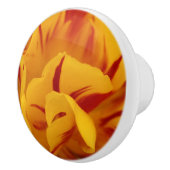 Elegante Rote Kirche von Mario Botta auf dem Monte Keramikknauf (Rechts)