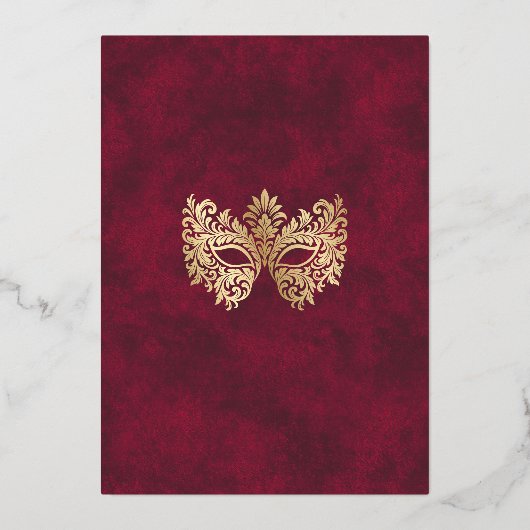 Elegante Rote Masquerade Maske Quinceanera Folieneinladung (Rückseite)