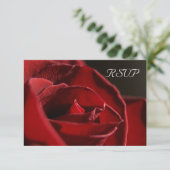 Elegante Rote Rose Wedding RSVP Response Card Karte (Stehend Vorderseite)