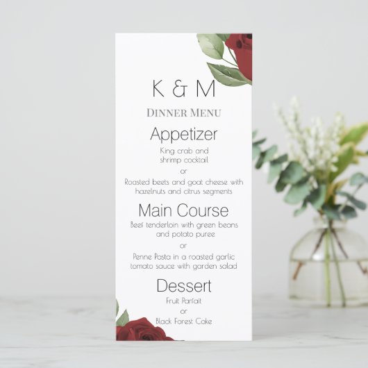 Elegante Rote Rosen auf Weiß Menükarte (Stehend Vorderseite)