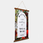 Elegante rote Rosen Begrüßung Wandteppich Mit Holzrahmen (Gewinkelt)