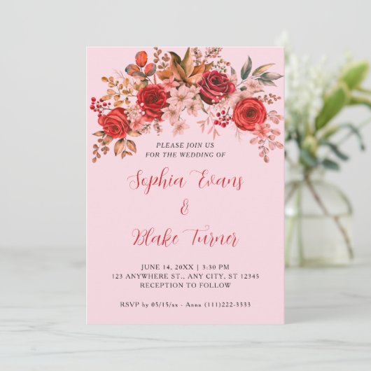 Elegante Rote Rosen Blumenweiche Rosa Hochzeit Einladung (Stehend Vorderseite)