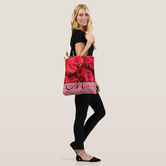 Elegante rote Rosen Rote Blume Rote Blüte Tasche (Am Model)