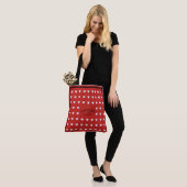 elegante, rote Tasche mit Herz (Am Model)