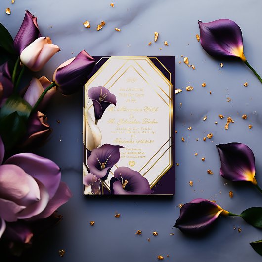 Elegante Royal Lila und Gold Calla Lily Wedding Folieneinladung