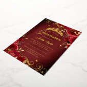 Elegante Royal Rote Rose Gold Swirl Quinceanera Folieneinladung (Gedreht)