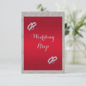 Elegante Ruby Red & Funkelnd Silver Rings Wedding RSVP Karte (Stehend Vorderseite)