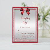 Elegante Ruby Red & Silver Glitzer Wedding RSVP Karte (Stehend Vorderseite)