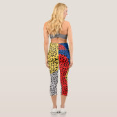 Elegante rustikale Farbpunkte Capri Leggings (Rückseite)
