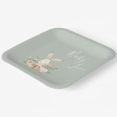 Elegante Sage Green Baby Liebe Script Baby Shower Pappteller (Gewinkelt)