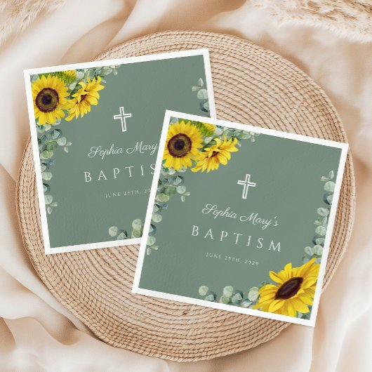 Elegante Sage Green Floral Cross Taufe Serviette