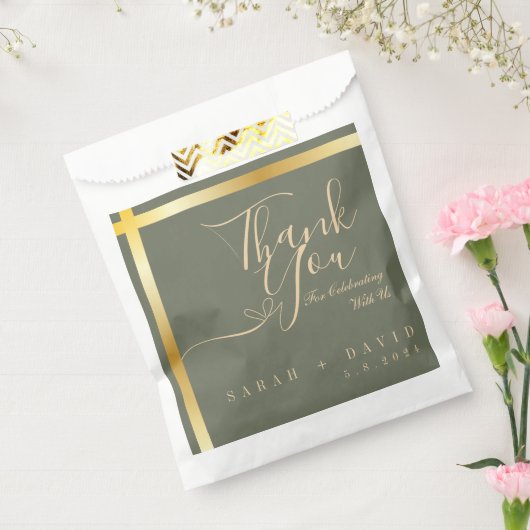 Elegante Sage Green mit Gold Stripe Wedding Geschenktütchen (Versiegelt)