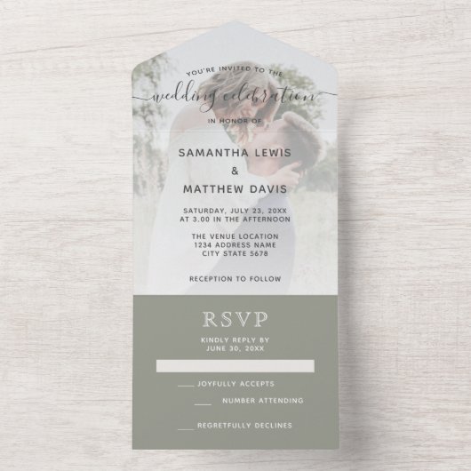 Elegante Sage Green Rustic Bohemisch Wedding All In One Einladung (Innen Boden)