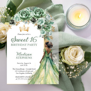 Elegante Salbeigrüne Rosen Floral Sweet 16 Party Acryleinladungen