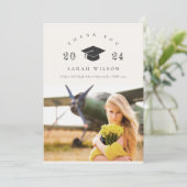 Elegante saubere minimale Saubere Foto Graduierung Dankeskarte (Stehend Vorderseite)