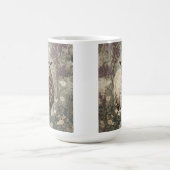 Elegante Schaf-Lavendelblumen-Hintergrund Kaffeetasse (Mittel)