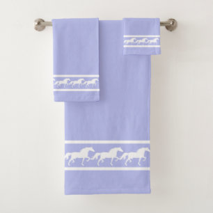 Elegante, schicke weiße Pferde auf Hellblau Badhandtuch Set