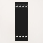 Elegante, schicke weiße Pferde auf Schwarz Yogamatte (Vorderseite)