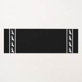 Elegante, schicke weiße Pferde auf Schwarz Yogamatte (Vorderseite (Horizontal))