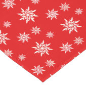 Elegante Schneeflocken auf Rot Kurzer Tischläufer (Ecke)