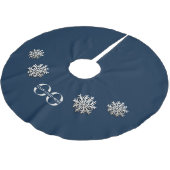 Elegante Schneeflocken mit Navy für kundenspezifis Polyester Weihnachtsbaumdecke (Schrägansicht)