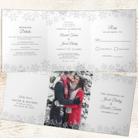 Elegante Schneeflocken Silver & White Winter Weddi Dreifach Gefaltete Einladung