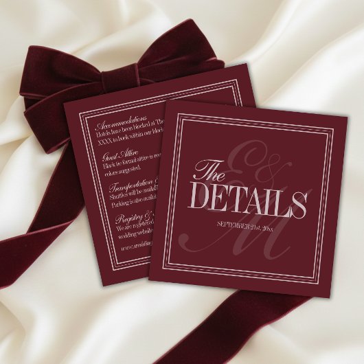 Elegante Schrift Burgunderrote formelle Hochzeitsd Begleitkarte