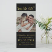Elegante Schwarz-Gold-Kalligrafie Save the Date Einladung (Stehend Vorderseite)