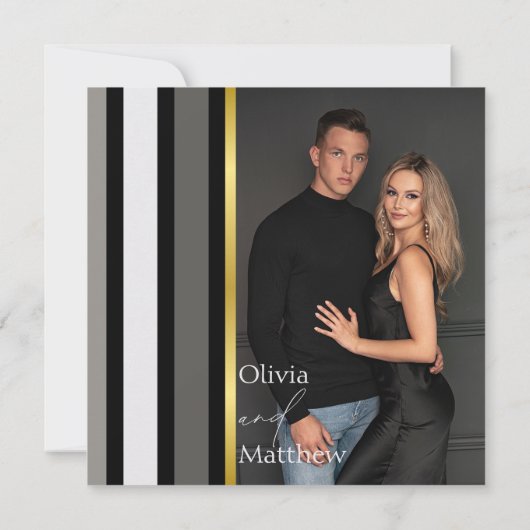 Elegante Schwarz-Grau-Streifen Typografie Hochzeit Save The Date (Rückseite)