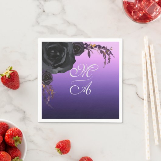Elegante Schwarz-Lila-Flora-Monogramm-Hochzeit Serviette (Beispiel)