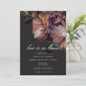 Elegante Schwarz-Moody-Liebe in Blütendusche Einladung (Stehend Vorderseite)