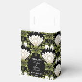 Elegante Schwarz-Weiß-Blütenhochzeit: Kalligraphie Geschenkschachtel (Geöffnet)